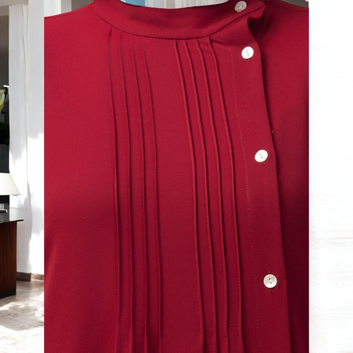 Abaya With Pleats and Side Opening In Stretchable Fabric