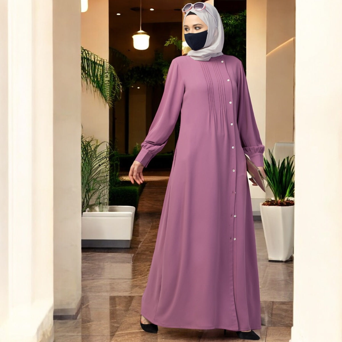 Abaya With Pleats and Side Opening In Stretchable Fabric