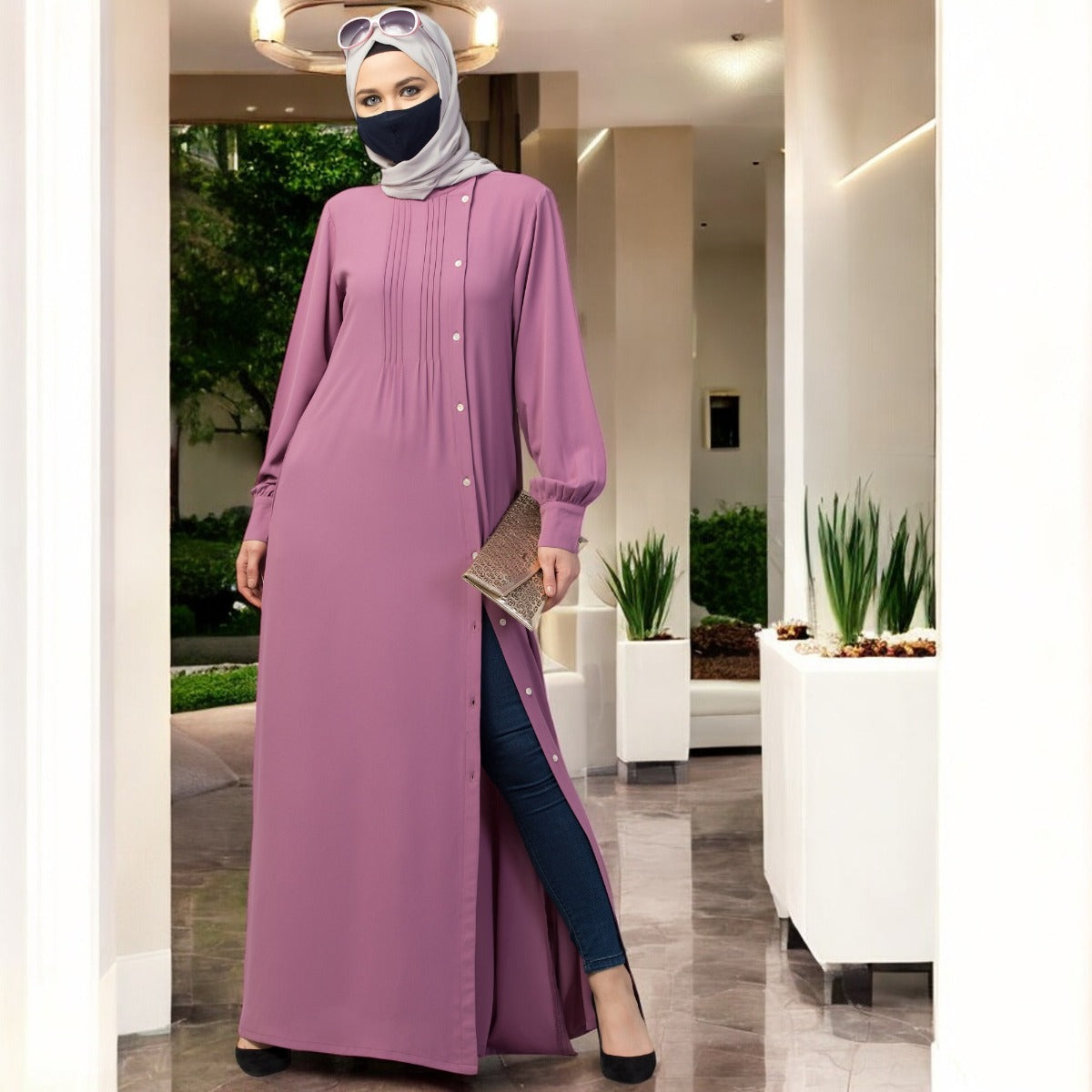 Abaya With Pleats and Side Opening In Stretchable Fabric