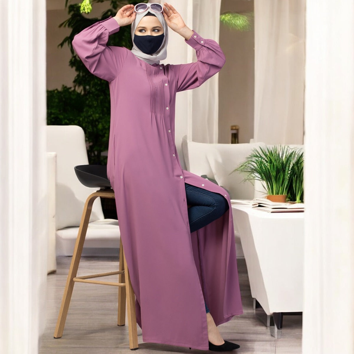 Abaya With Pleats and Side Opening In Stretchable Fabric