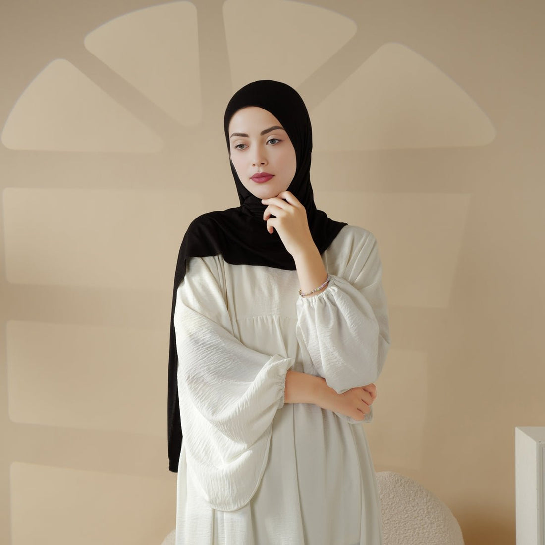 Elegant Loose-Fit Abaya with Balloon Sleeves
