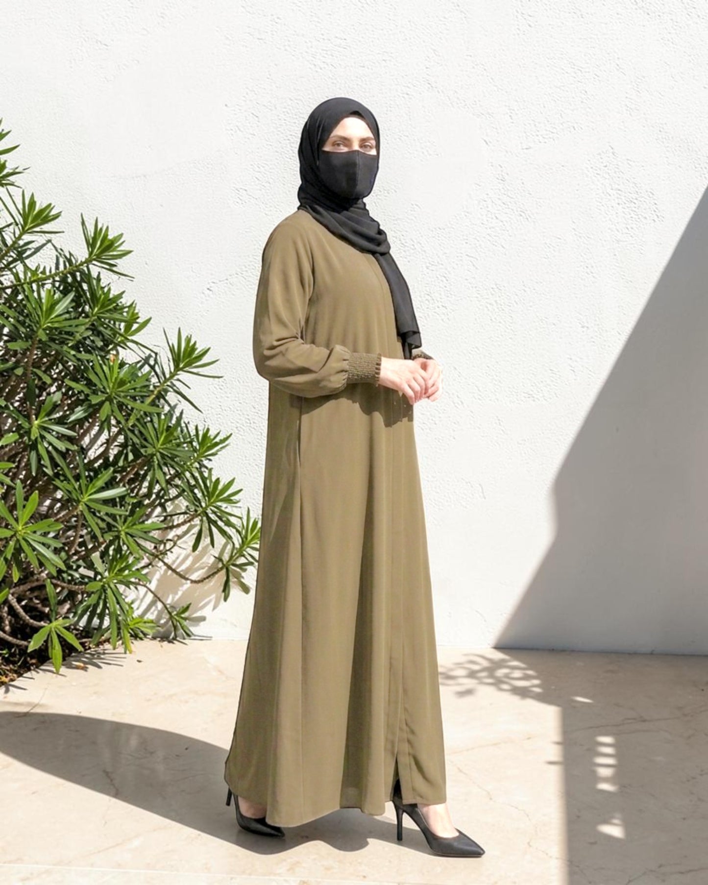 Front Open Abaya with Zipper Opening, Umbrella Flare and Matching Belt