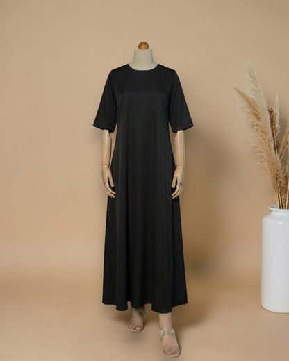 Half Sleeves Inner Abaya in Flow Crepe Fabric with Back Keyhole | Black
