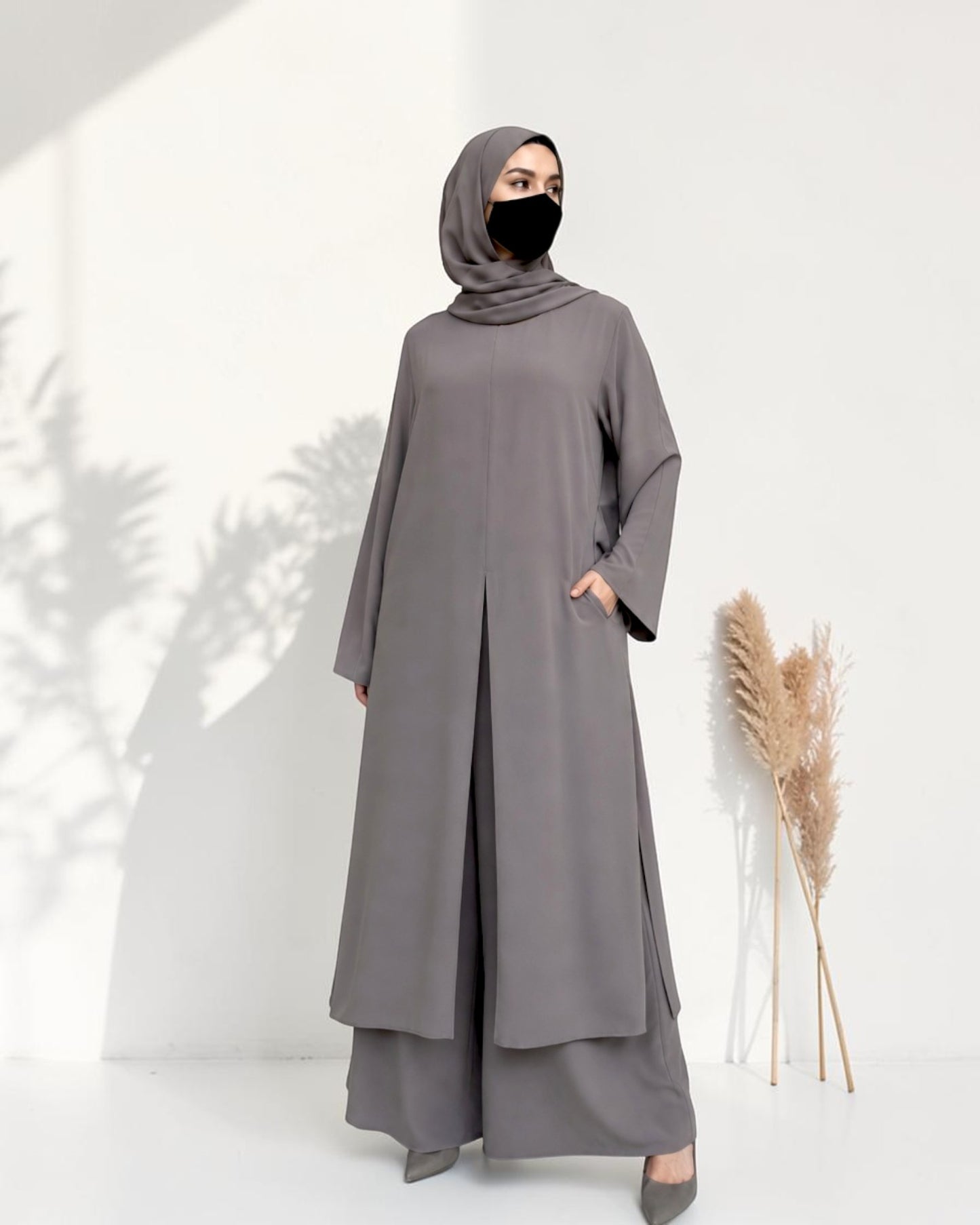Three Pieces Abaya-like Co-ord Set with Long Tunic and Elasticated Bottom