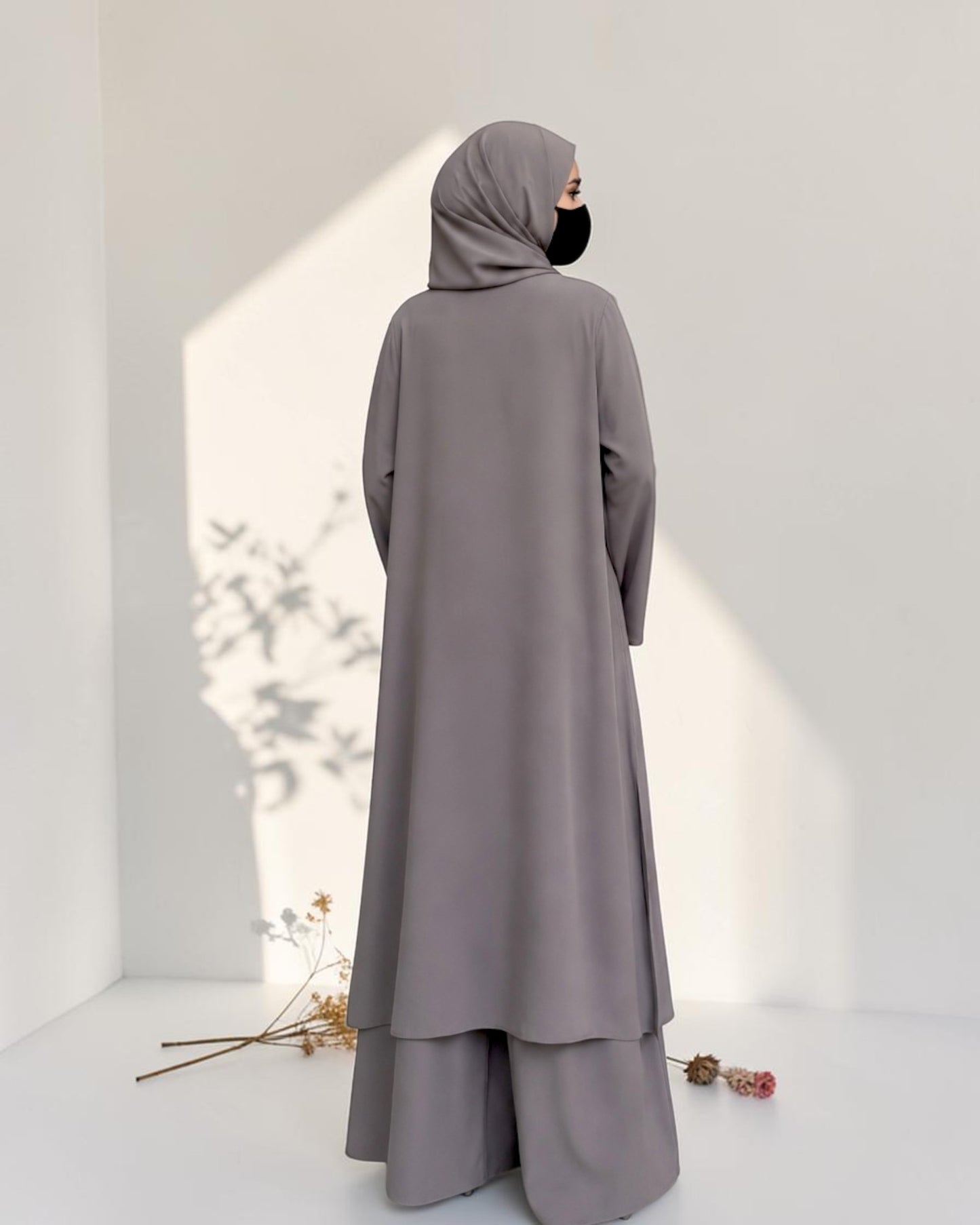Three Pieces Abaya-like Co-ord Set with Long Tunic and Elasticated Bottom