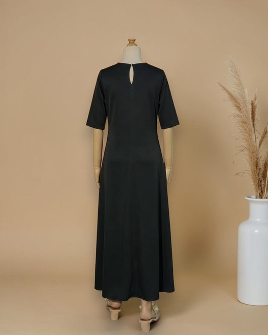 Half Sleeves Inner Abaya in Flow Crepe Fabric with Back Keyhole | Black