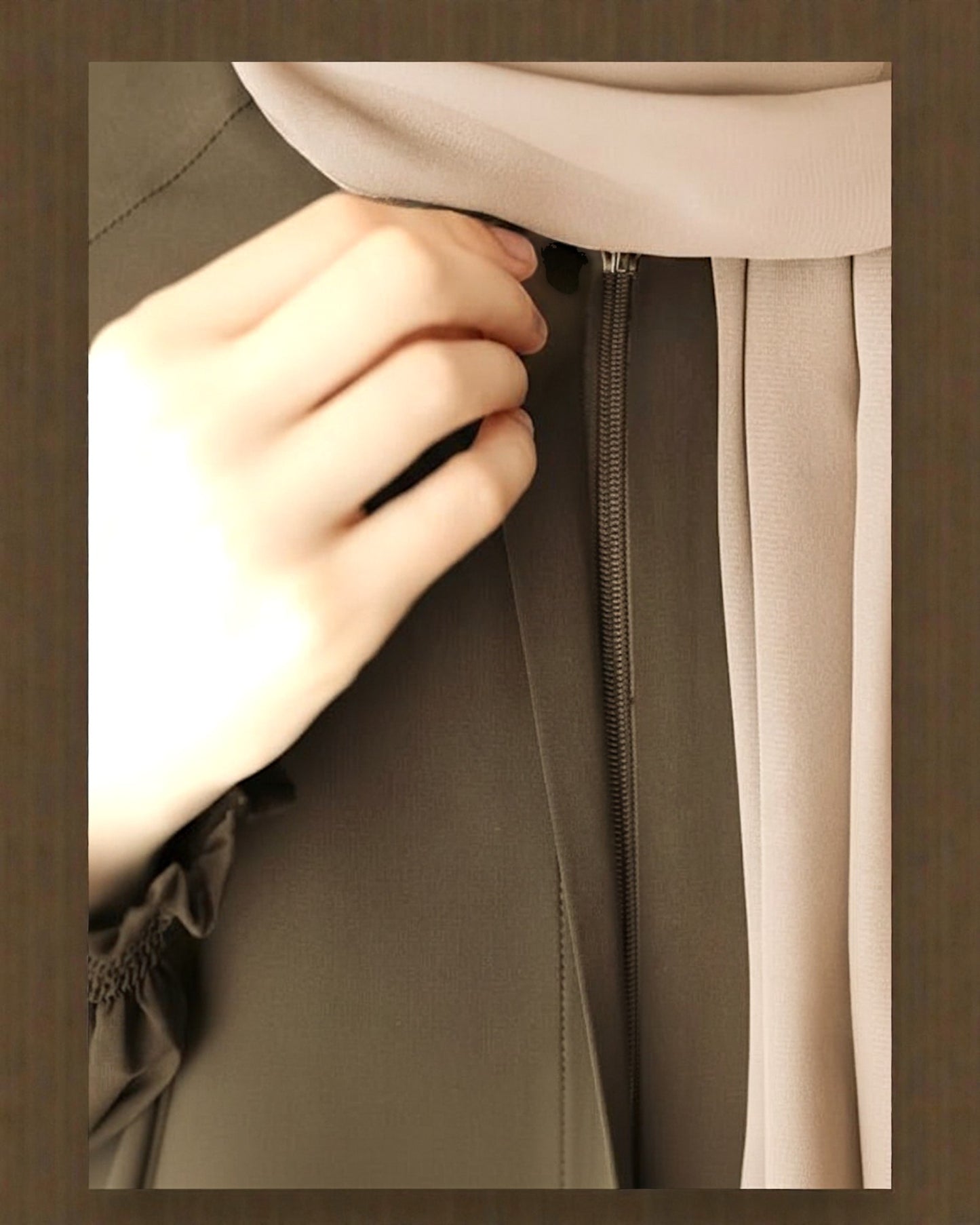 Front Open Abaya with Zipper Opening, Umbrella Flare and Matching Belt
