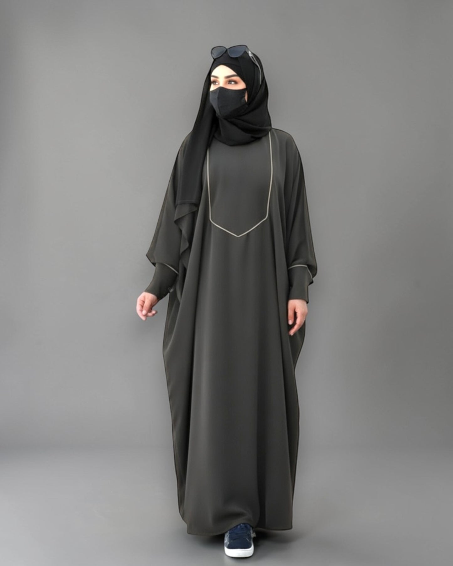 Free Size Kaftan with White Piping, Zipper Opening & Cuffed Sleeves in Premium Fabric, Includes Hijab