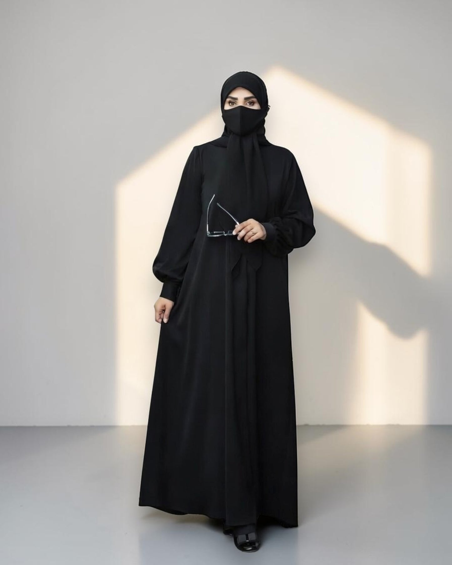 Black Abaya for Women with Mandarin Collar