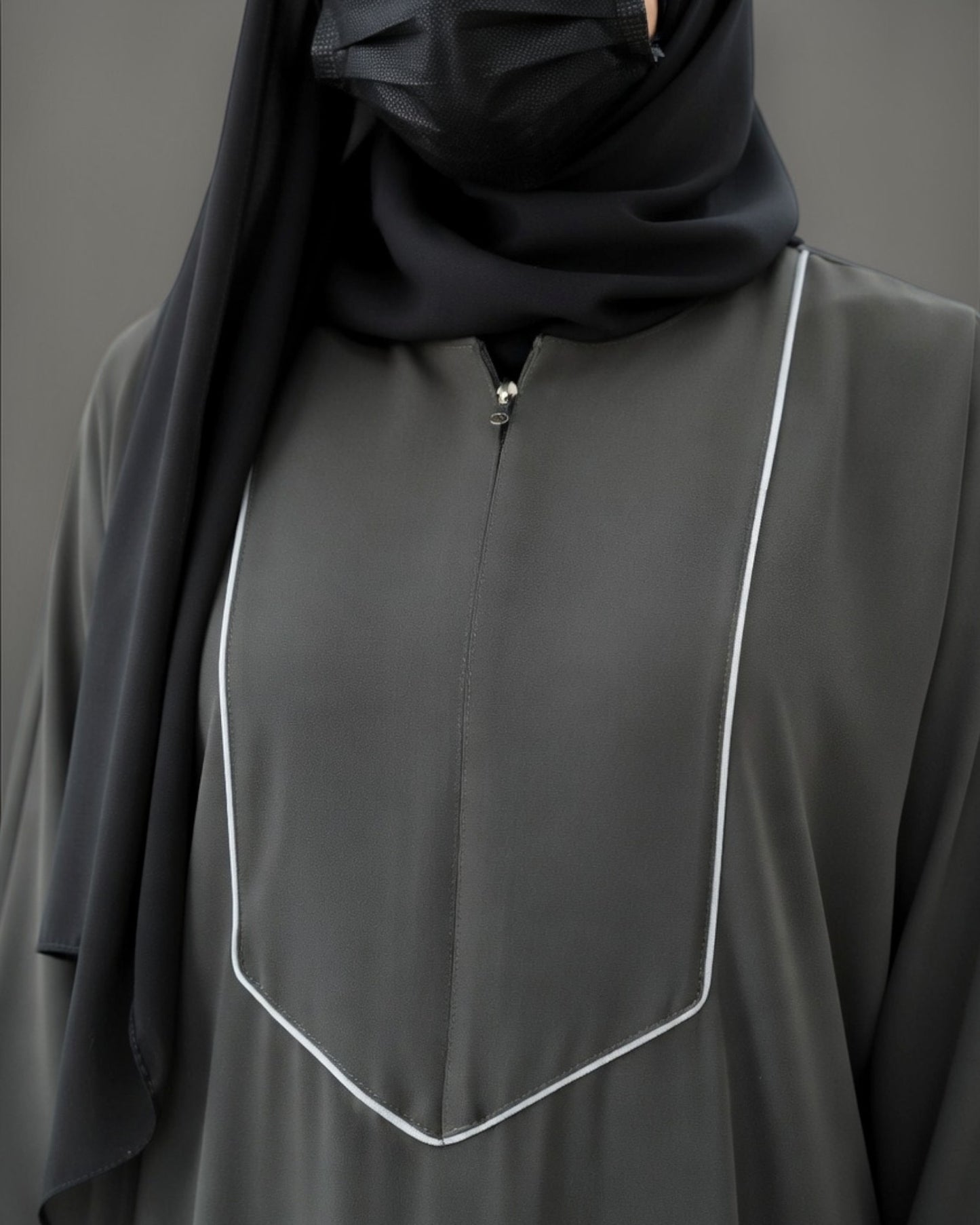Free Size Kaftan with White Piping, Zipper Opening & Cuffed Sleeves in Premium Fabric, Includes Hijab
